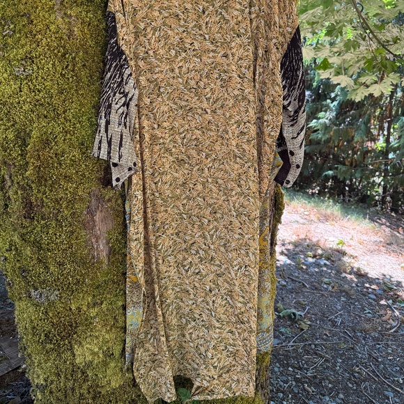 Kantha Bae Silk Serenity Kimono - Picture 2 of 7